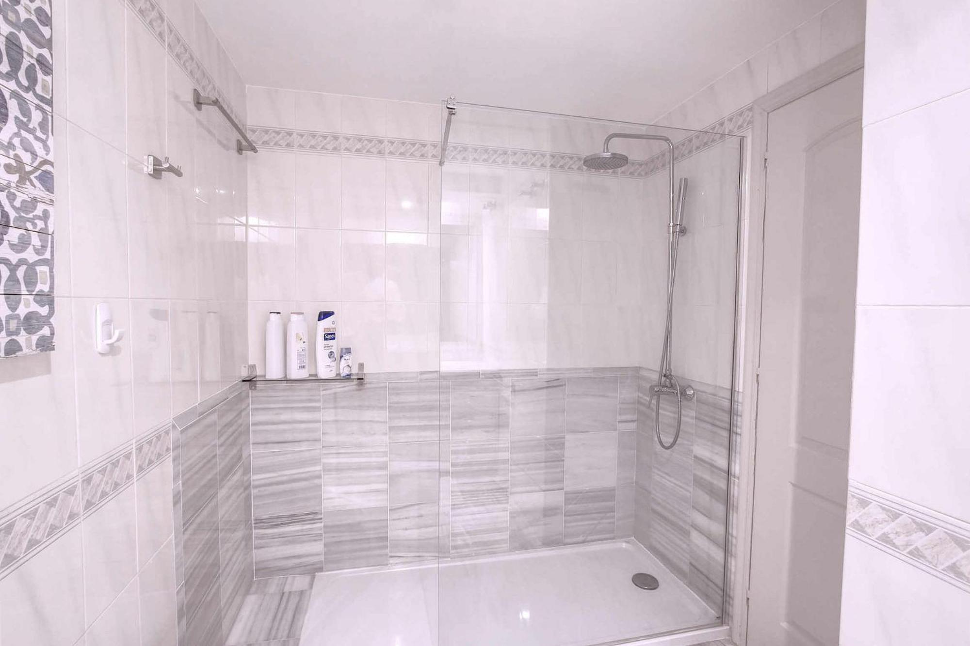 1081 Beachfront Penthouse Jacuzzi Roofterace Lounge Wifi * Marbella