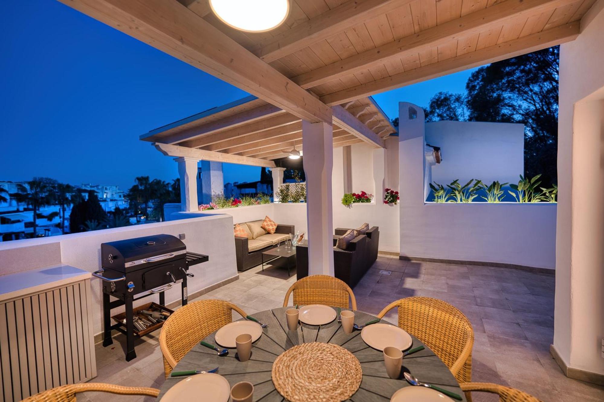 Apartament 1081 Beachfront Penthouse Jacuzzi Roofterace Lounge Wifi *
