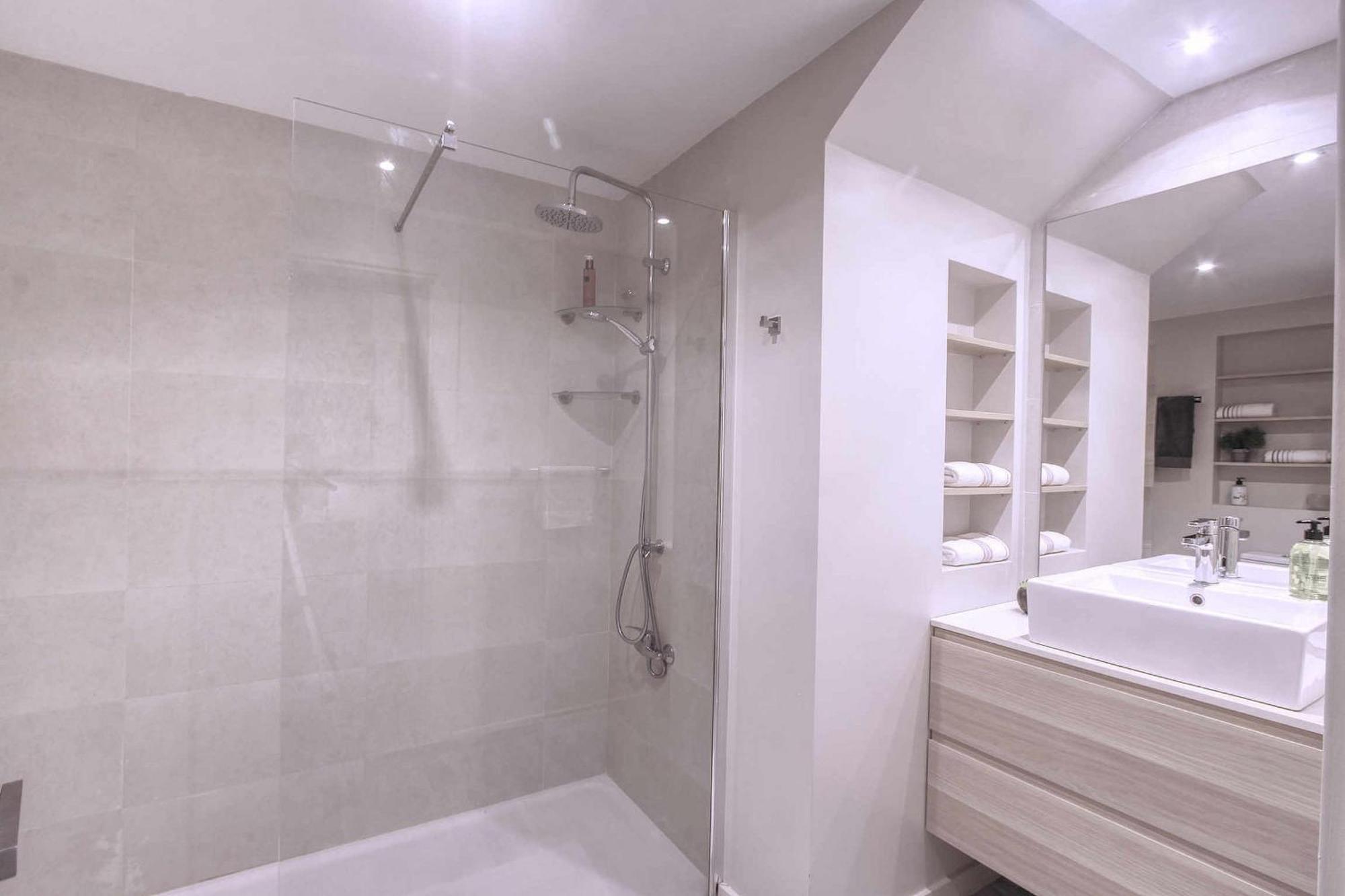 1081 Beachfront Penthouse Jacuzzi Roofterace Lounge Wifi Marbella