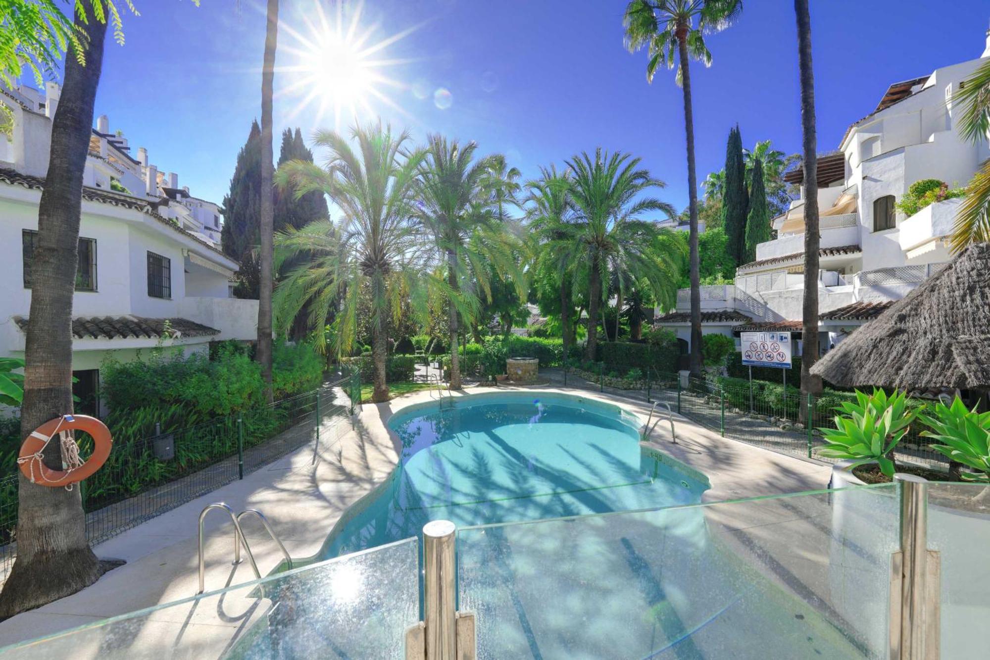 Apartment 1081 Beachfront Penthouse Jacuzzi Roofterace Lounge Wifi Marbella