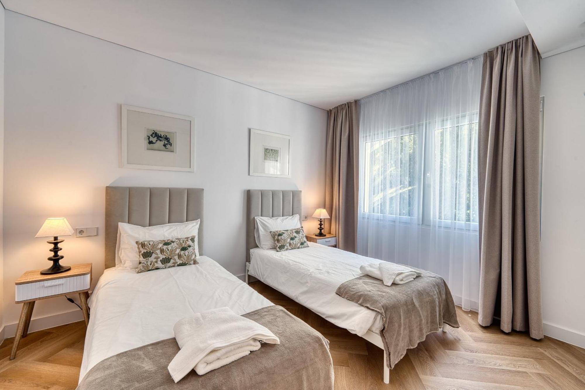 1081 Beachfront Penthouse Jacuzzi Roofterace Lounge Wifi Marbella